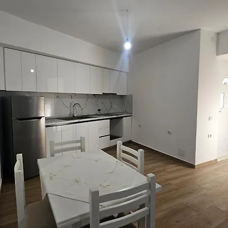 Garden Terrace Apartament Wlora